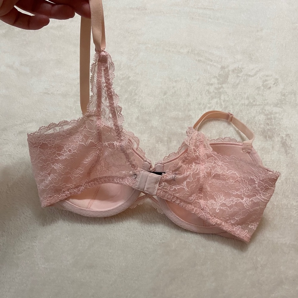 VS Bra - Picture 4 of 6